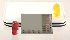 Foto eines EDET-ASM. Die DMC 65-ICs befinden sich in der Spalte ganz rechts.